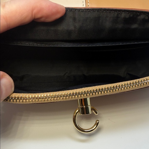 Cafuné Stance in camel and umber Authentic NWT and dust bag and crossbody strap - Picture 5 of 11